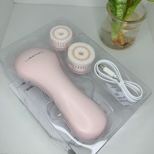 Facial Cleansing Brush